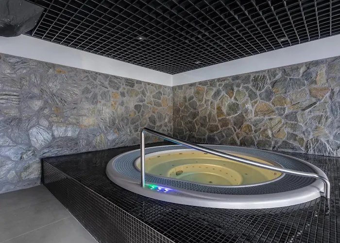 Invest Park A14 Baseny, Sauny, Silownia שצ'קלארסקה פוראובה